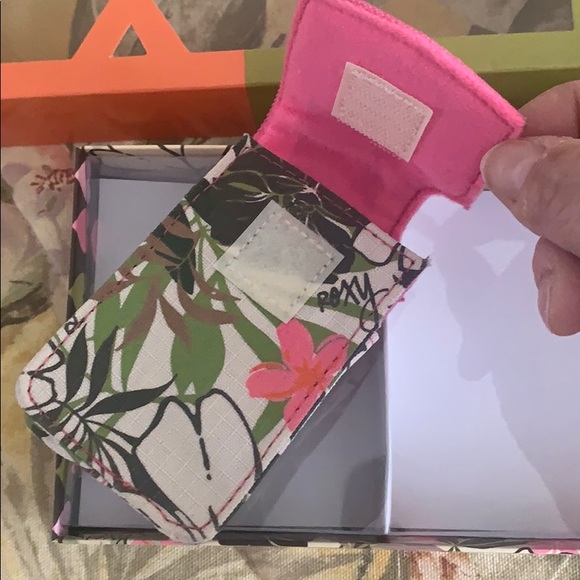 ROXY WALLET & CELL CASE SET - Picture 6 of 9